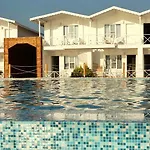 Ξενοδοχείο Risus 5*