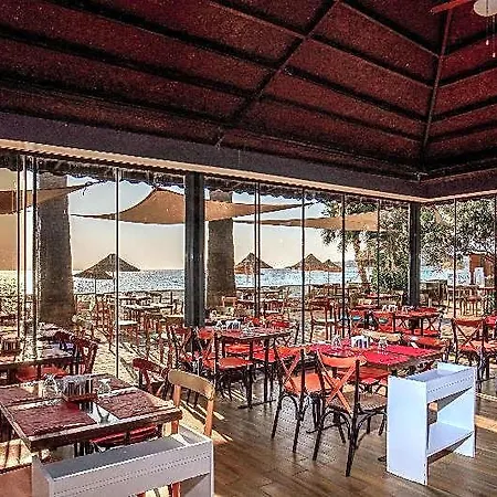 Ξενοδοχείο Risus 5*