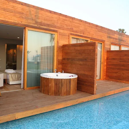 Risus فندق كوشاداسيه